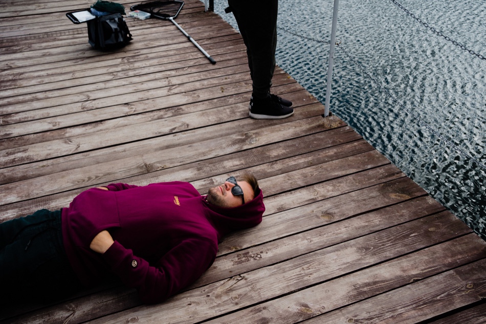 Ślub w plenerze nad jeziorem na Kaszubach