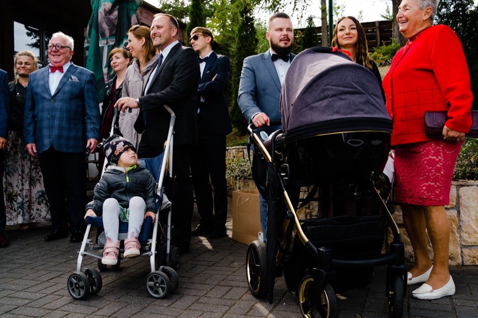 Ślub w plenerze nad jeziorem na Kaszubach