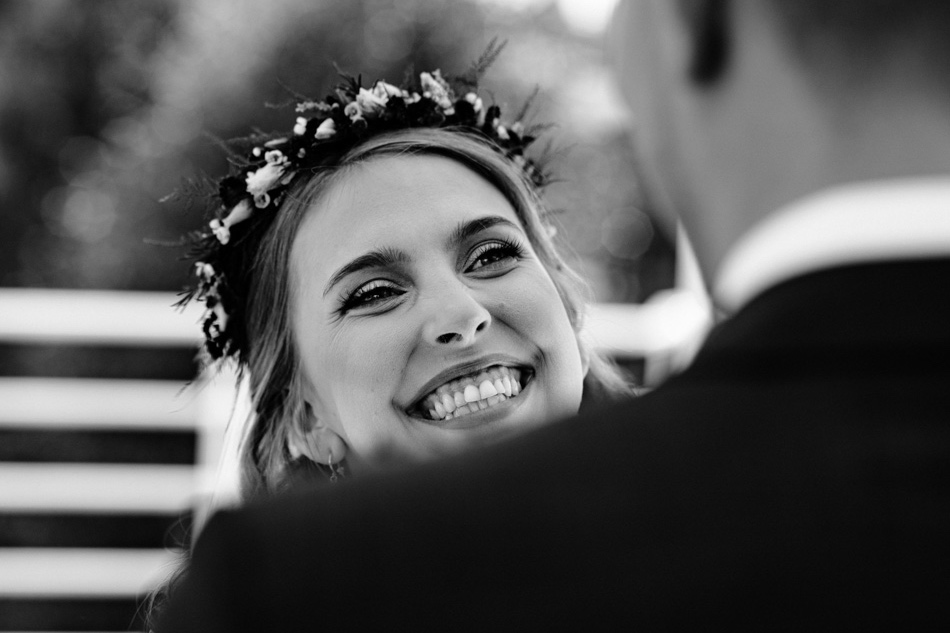 Ślub w plenerze nad jeziorem na Kaszubach