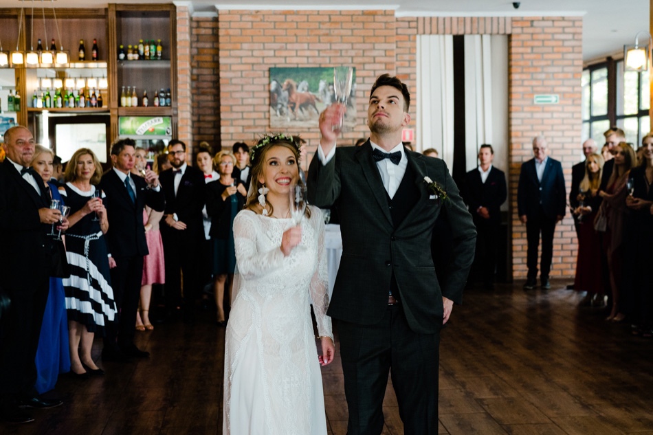 Ślub w plenerze nad jeziorem na Kaszubach