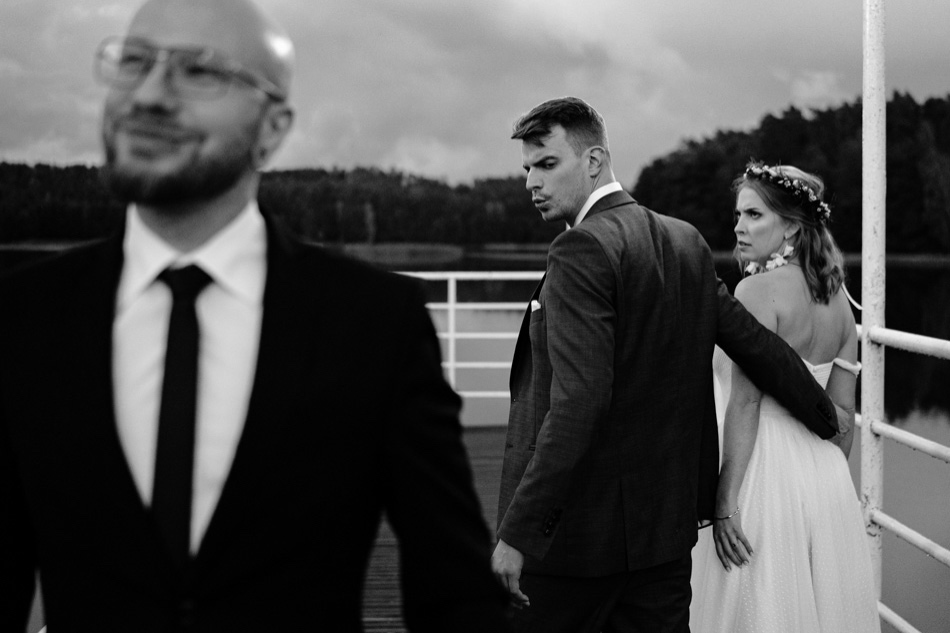 Ślub w plenerze nad jeziorem na Kaszubach