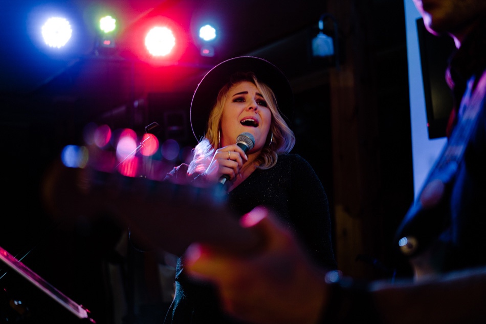 Ślub w plenerze nad jeziorem na Kaszubach