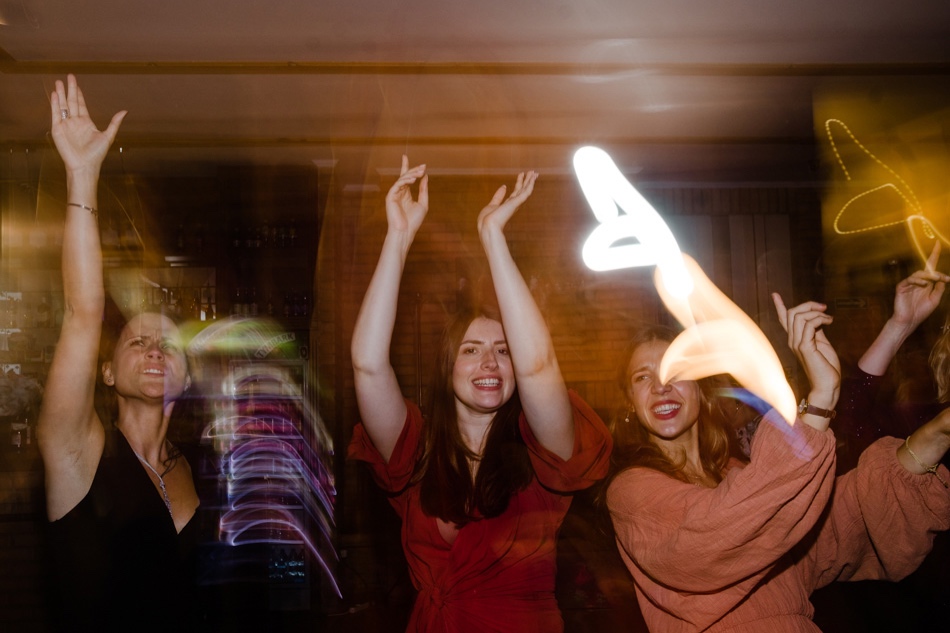 Ślub w plenerze nad jeziorem na Kaszubach