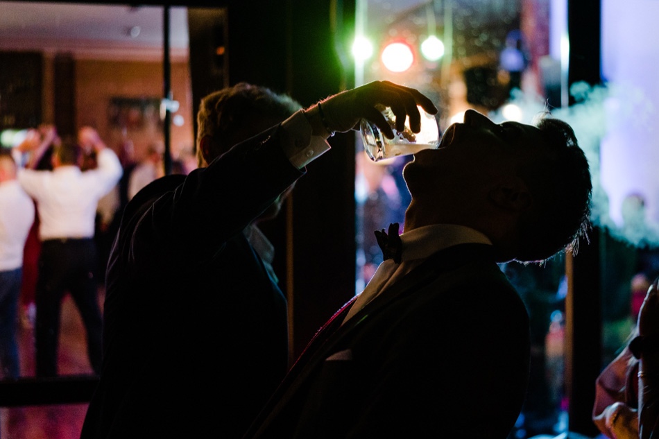 Ślub w plenerze nad jeziorem na Kaszubach