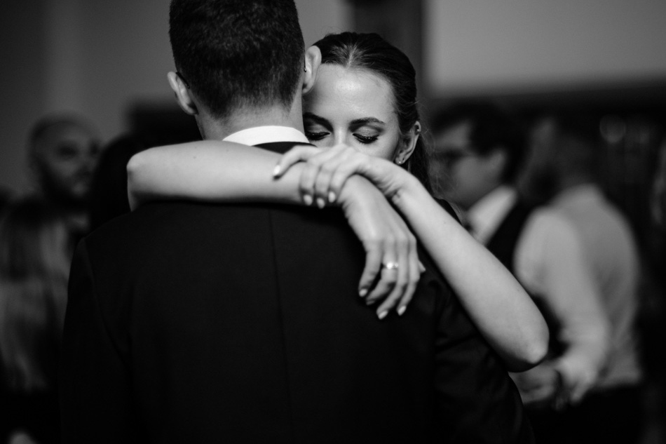 Ślub w plenerze nad jeziorem na Kaszubach