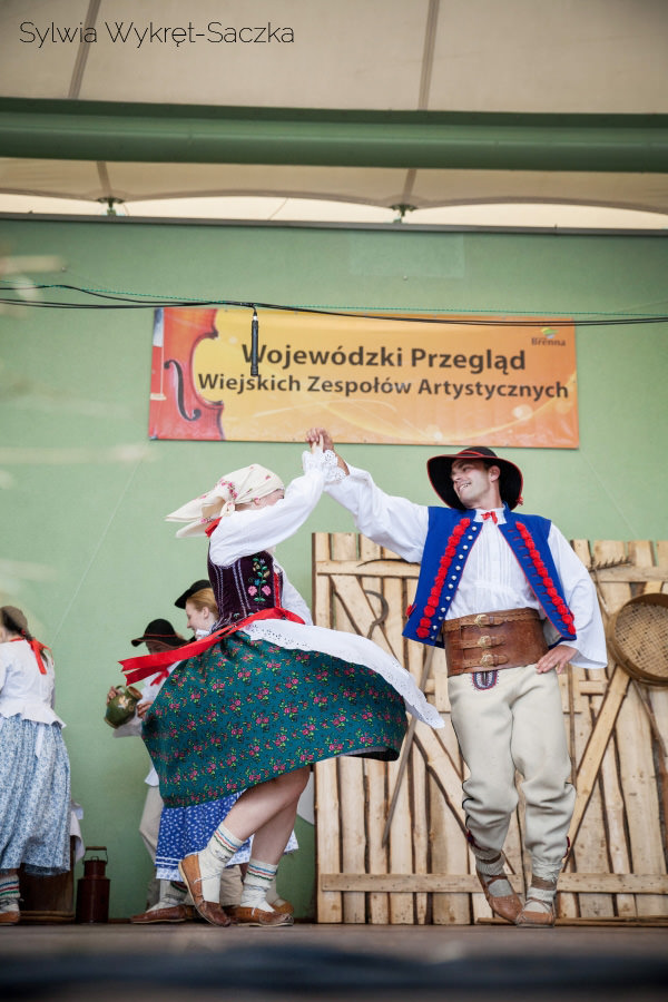 Występ zespołu regionalnego Magurzanie w Brennej